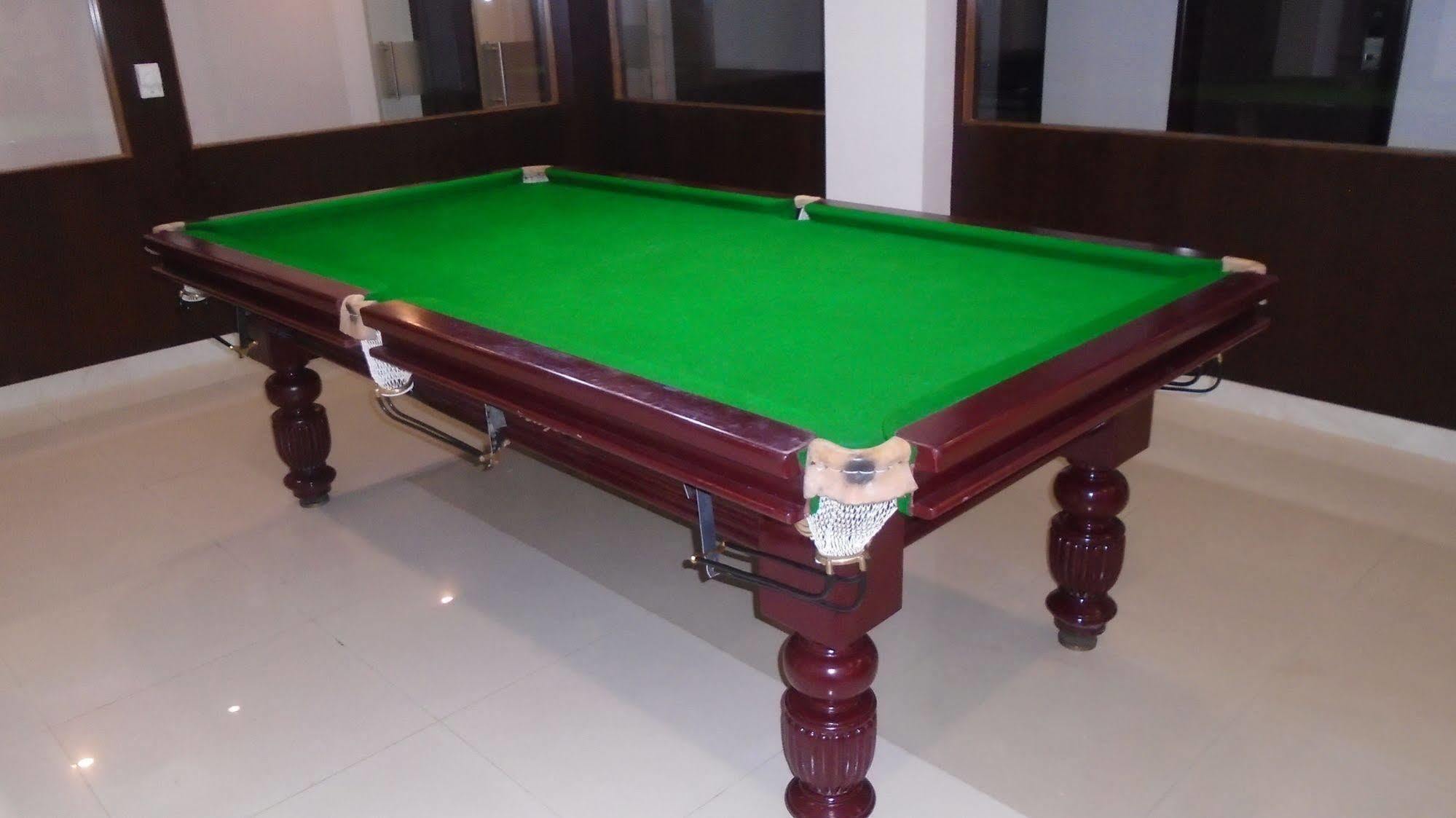 Hotel Vrishali Executive Kolhapur Esterno foto